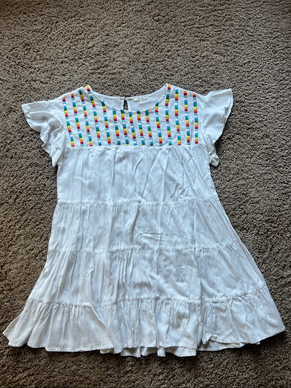 Light weight White Tiered Shirt size medium